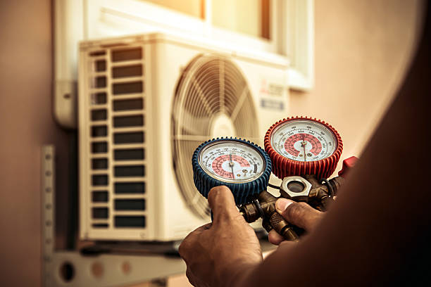 Professional Hvac Installation technician working in Cambria, IL